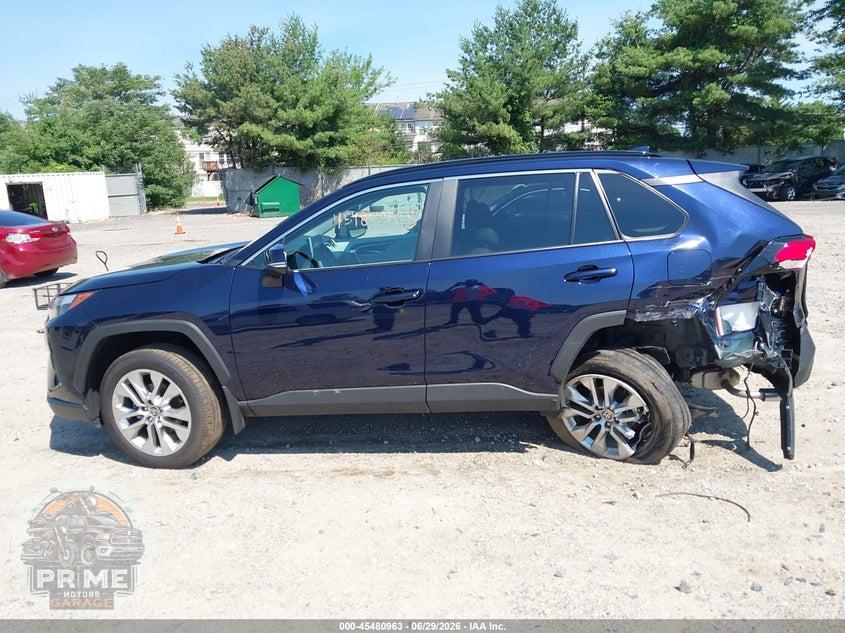 2025 TOYOTA RAV4 XLE PREMIUM — фото 14