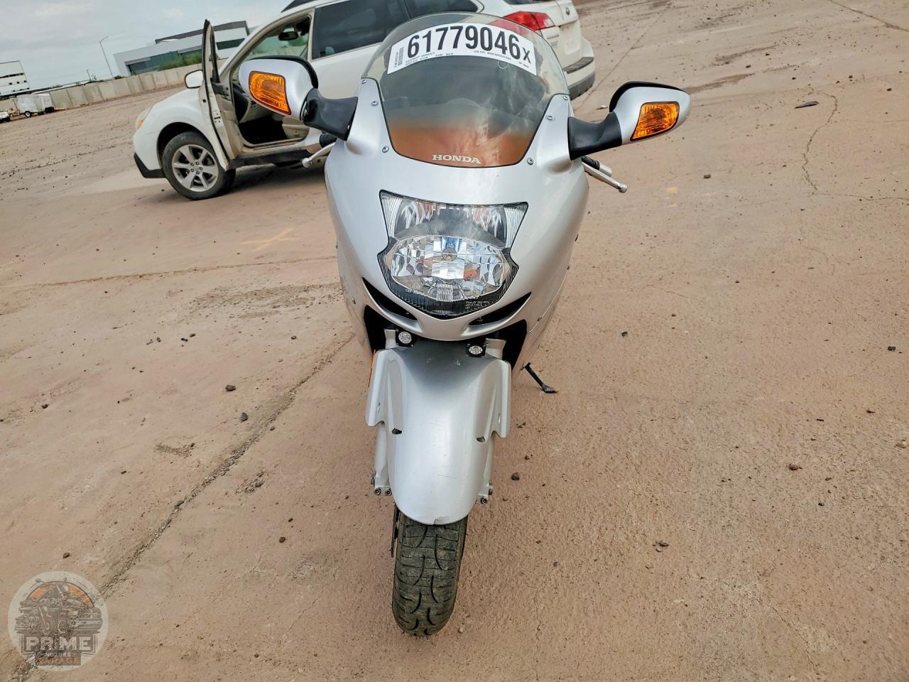 2002 HONDA CBR1100 — фото 4