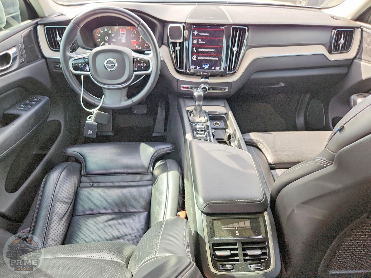 2021 VOLVO XC60 — фото 8