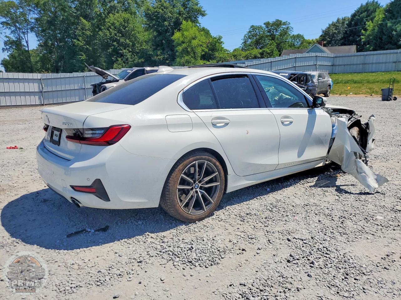2022 BMW 3 SERIES — фото 3