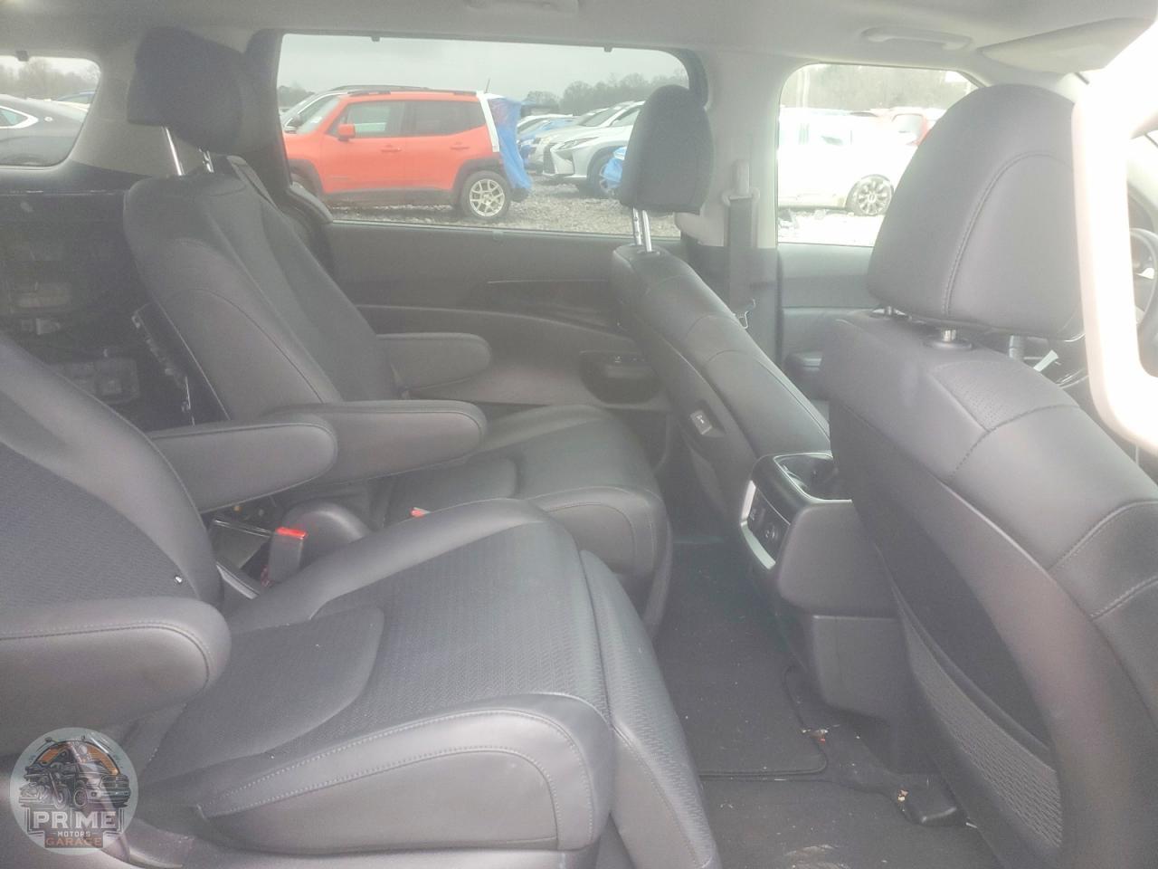 2025 KIA CARNIVAL — фото 10