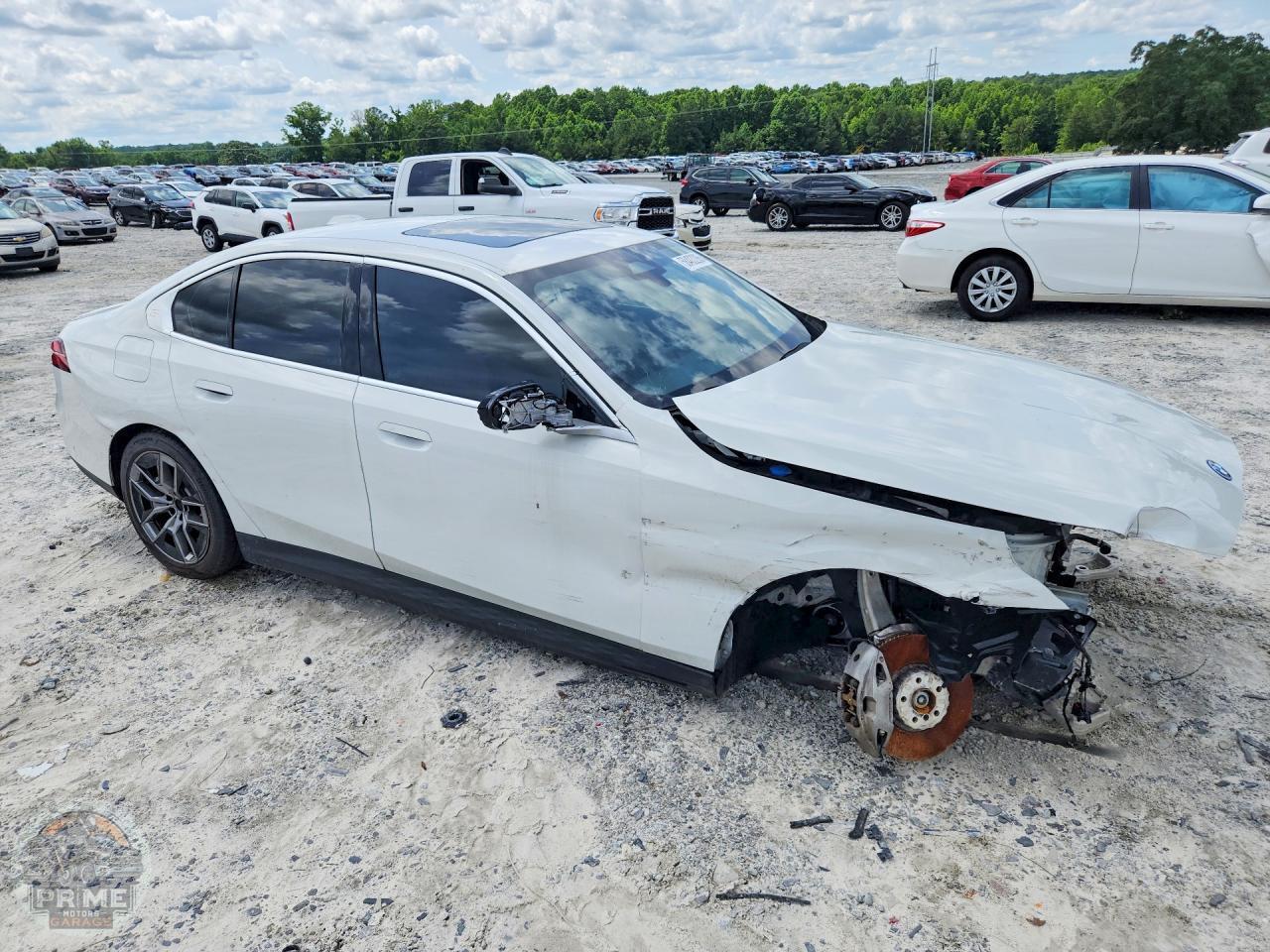 2025 BMW I5 — фото 17