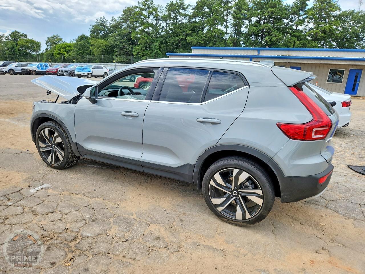 2024 VOLVO XC40 — фото 1
