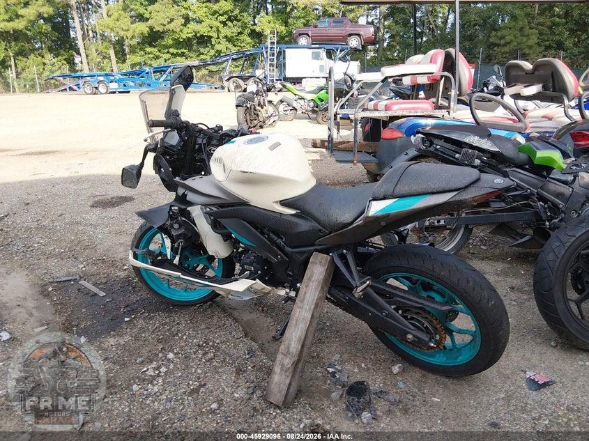 2024 YAMAHA YZFR3 A — фото 3