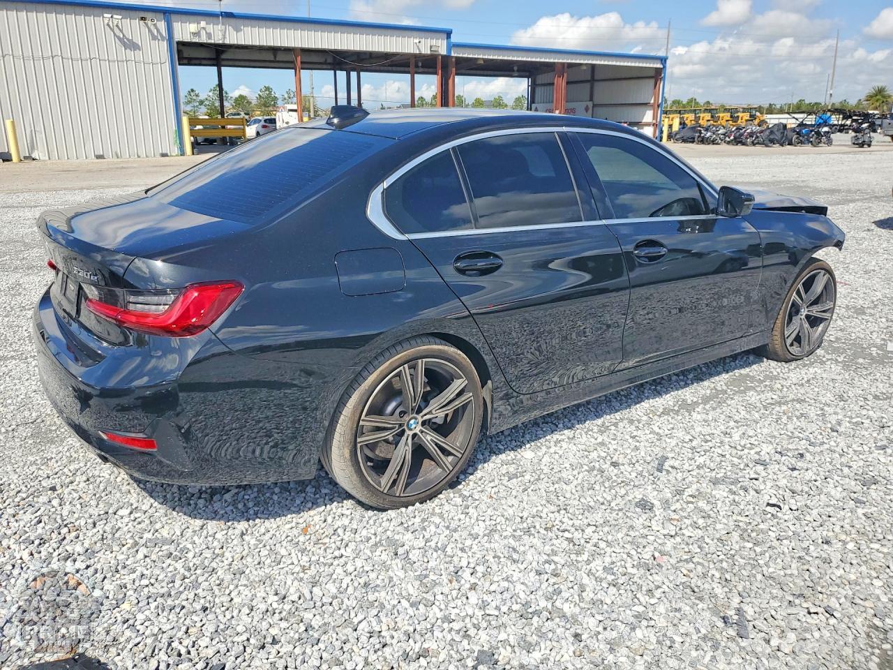 2021 BMW 3 SERIES — фото 3