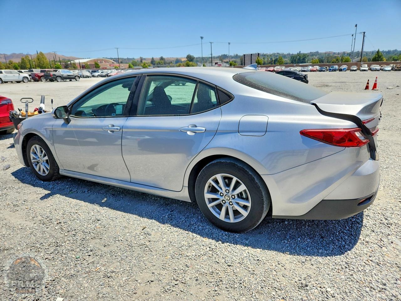 2026 TOYOTA CAMRY — фото 2