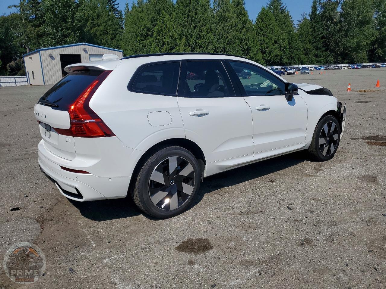 2024 VOLVO XC60 — фото 3