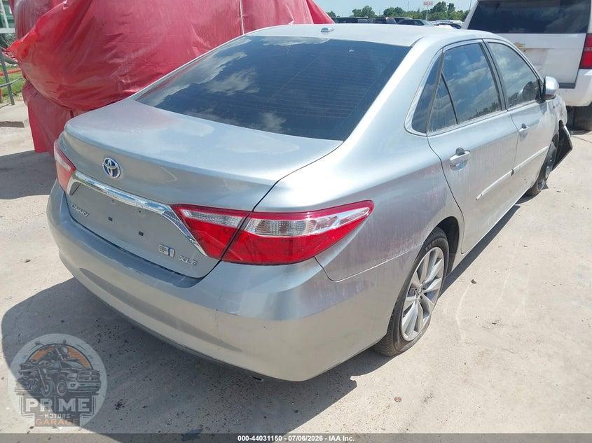 2015 TOYOTA CAMRY HYBRID XLE — фото 4