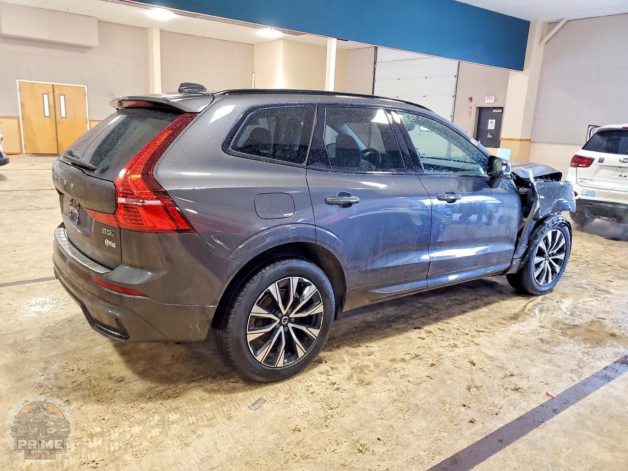 2025 VOLVO XC60 — фото 3