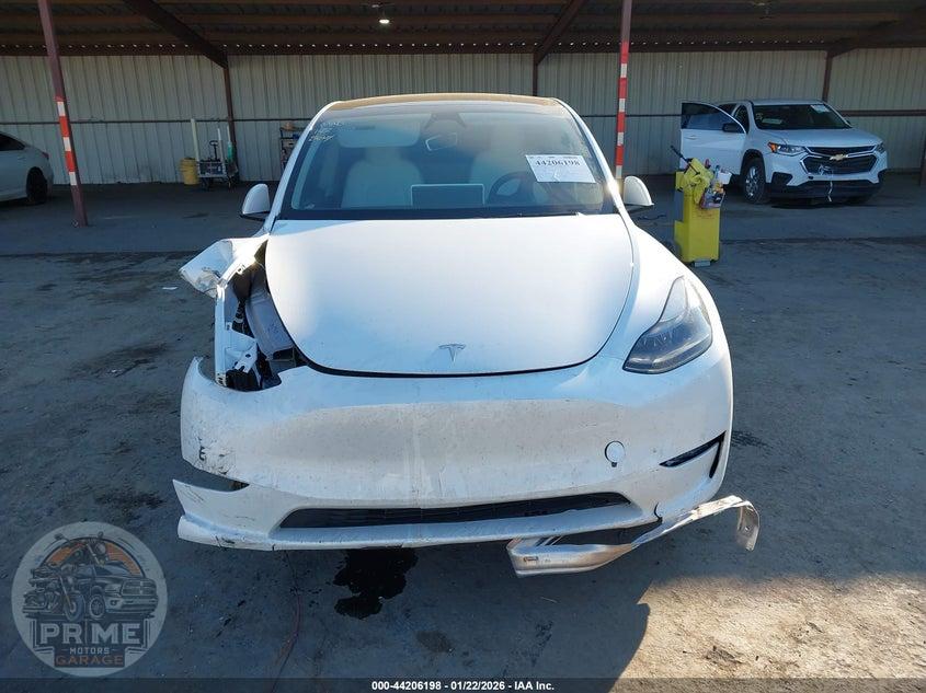 2024 TESLA MODEL Y PERFORMANCE DUAL MOTOR ALL-WHEEL DRIVE — фото 11