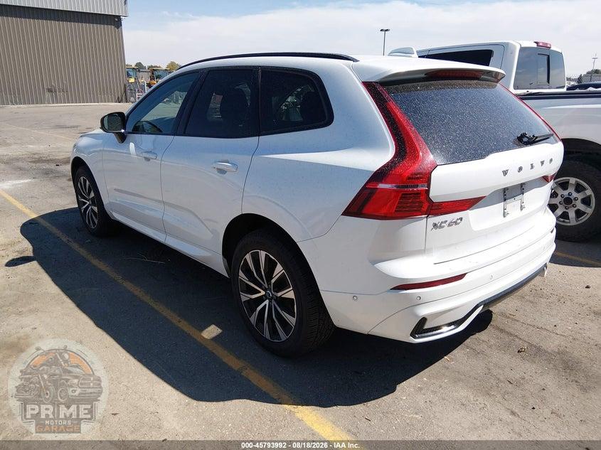2024 VOLVO XC60 B5 PLUS DARK THEME — фото 3