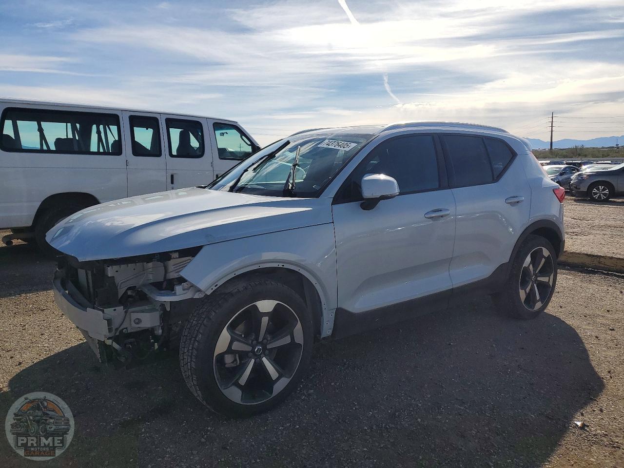 2020 VOLVO XC40 — фото 1