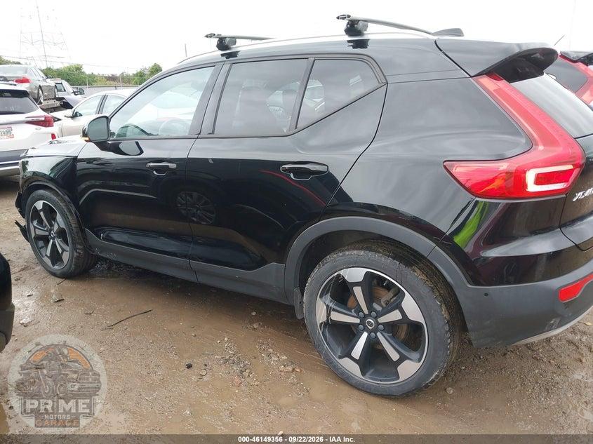 2019 VOLVO XC40 T5 MOMENTUM — фото 14