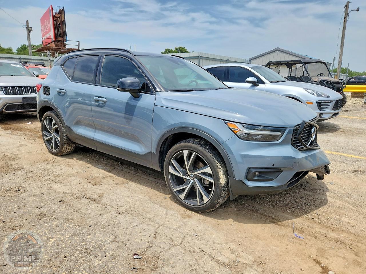 2020 VOLVO XC40 — фото 4