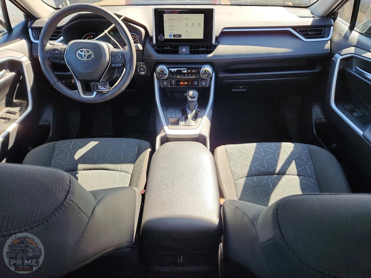 2025 TOYOTA RAV4 — фото 8