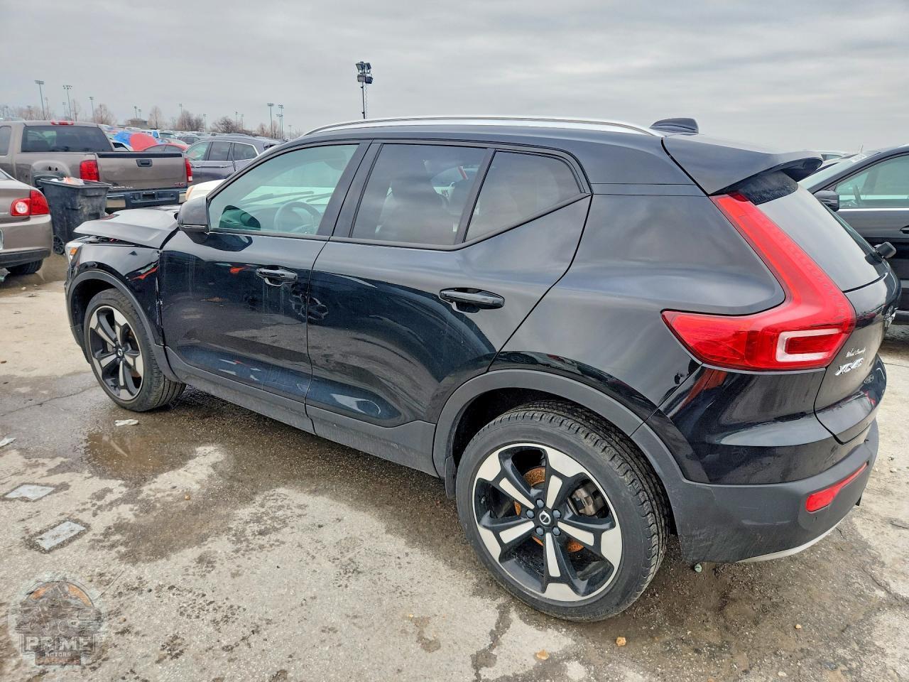 2020 VOLVO XC40 — фото 2