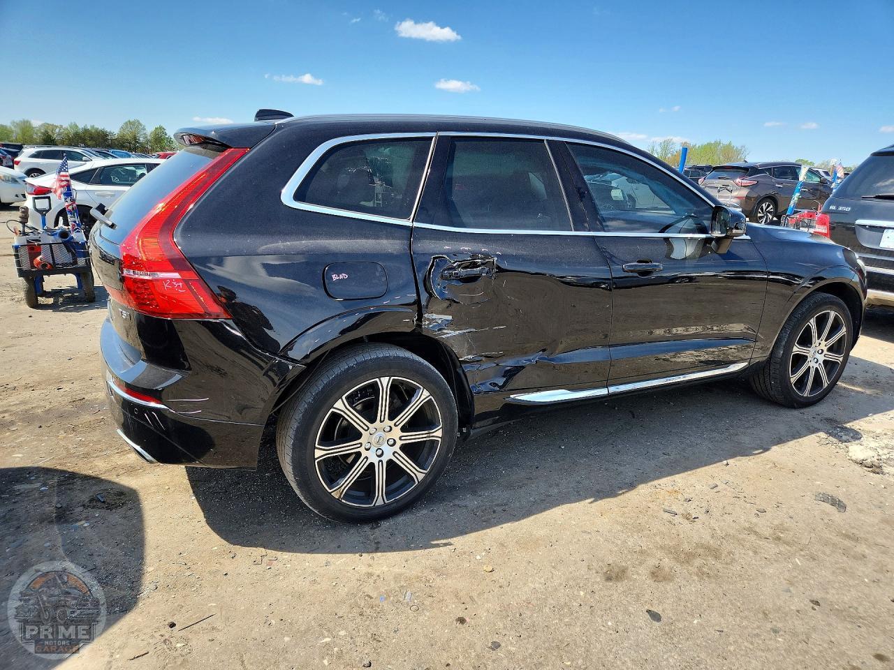 2021 VOLVO XC60 — фото 3