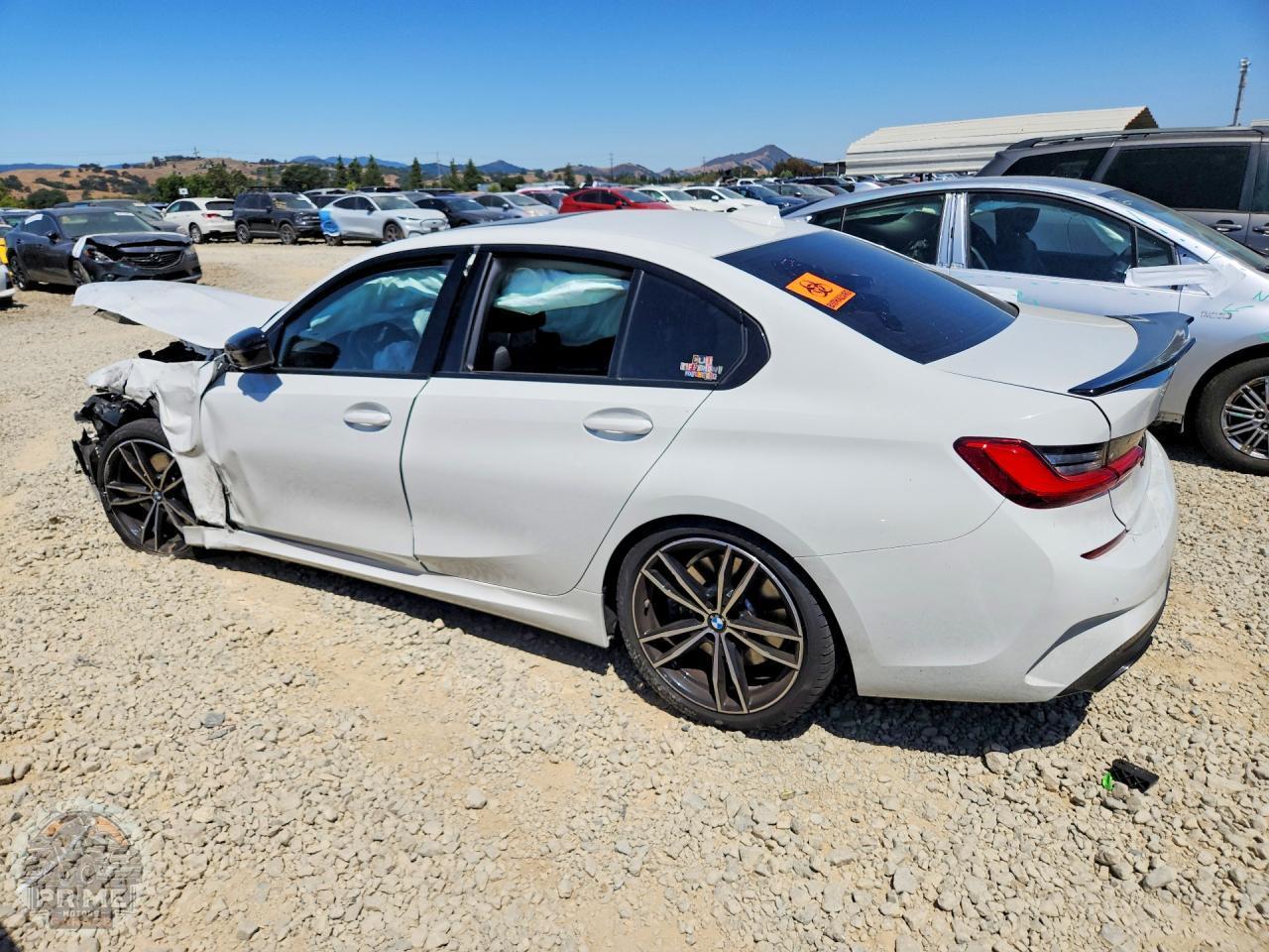 2021 BMW 3 SERIES — фото 2