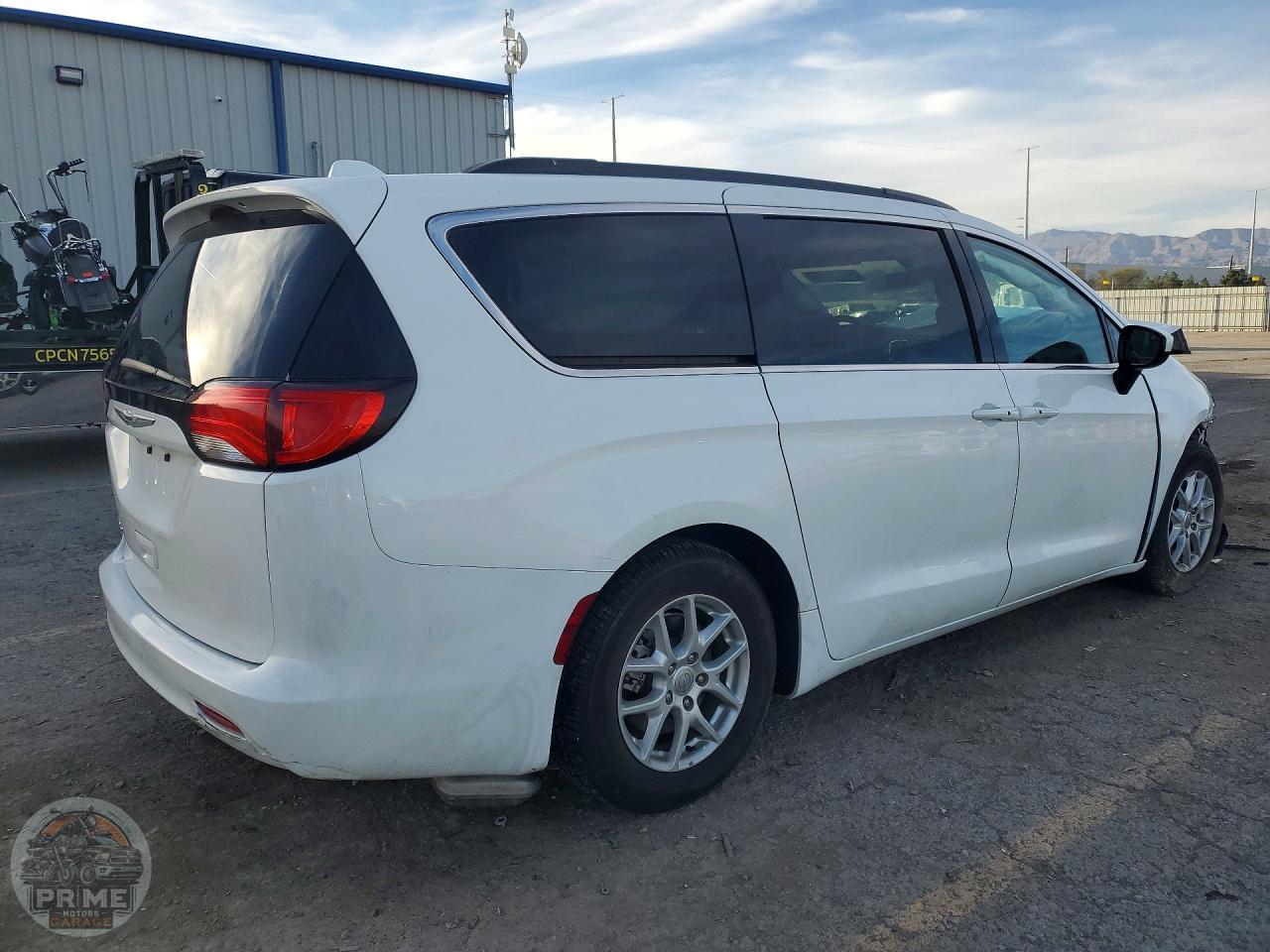 2020 CHRYSLER VOYAGER — фото 3