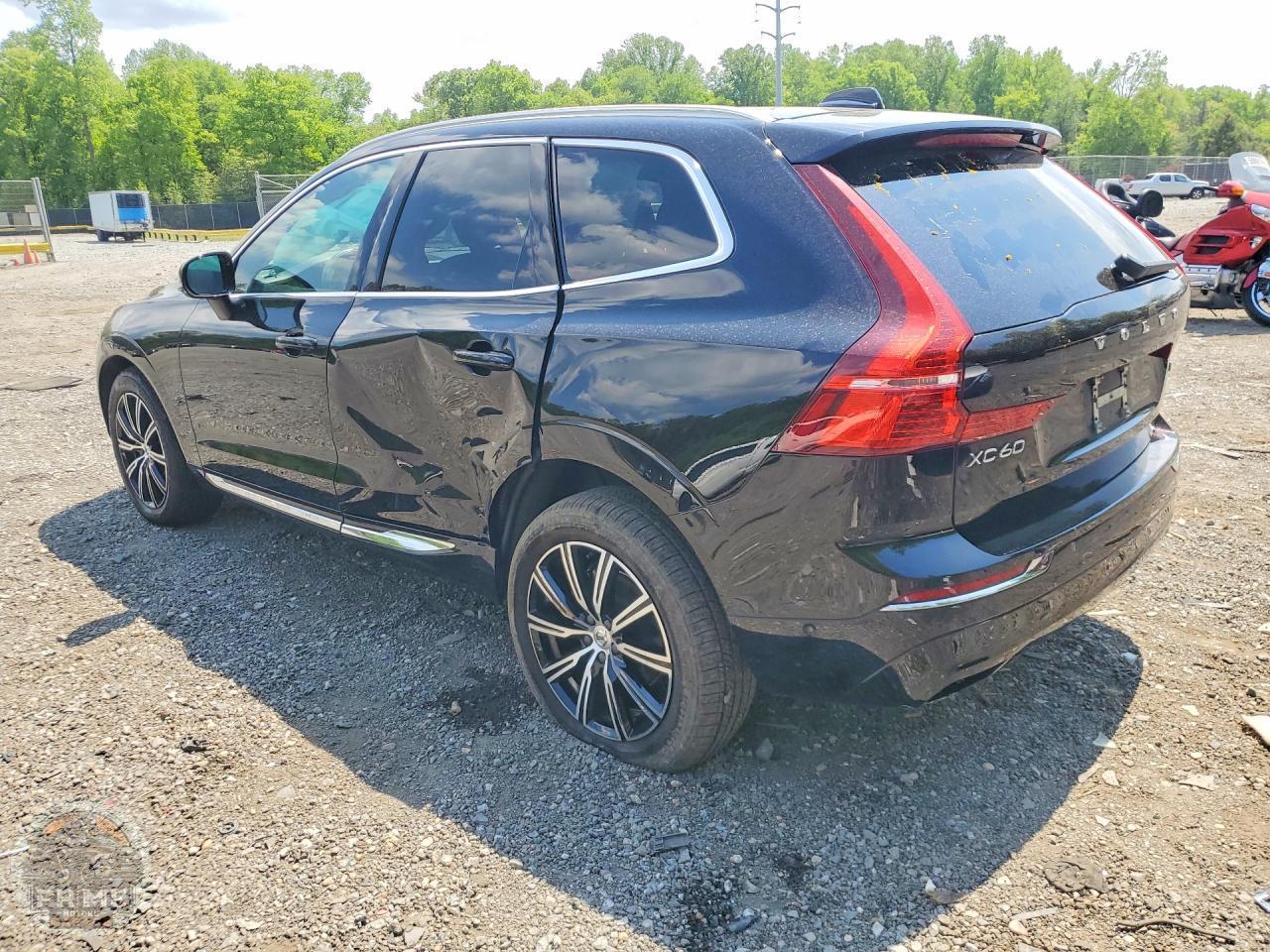 2021 VOLVO XC60 — фото 2