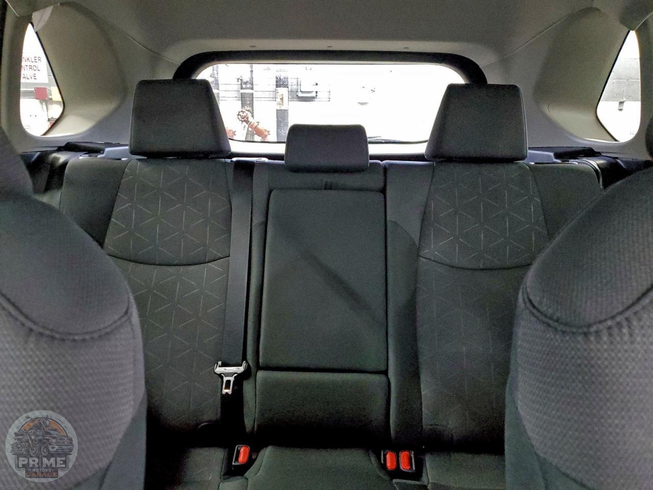 2025 TOYOTA RAV4 — фото 10