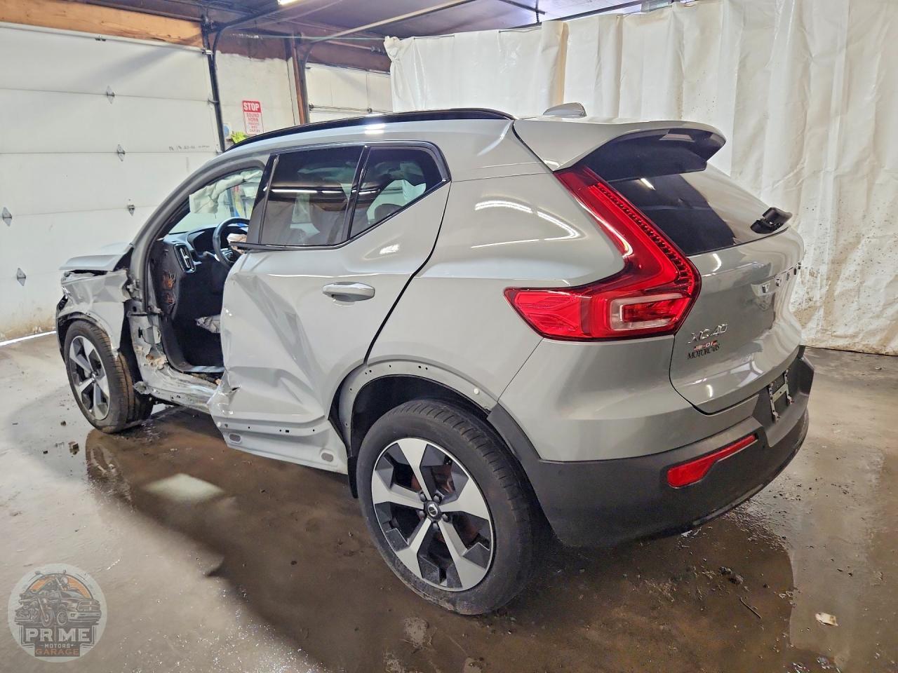 2024 VOLVO XC40 — фото 2