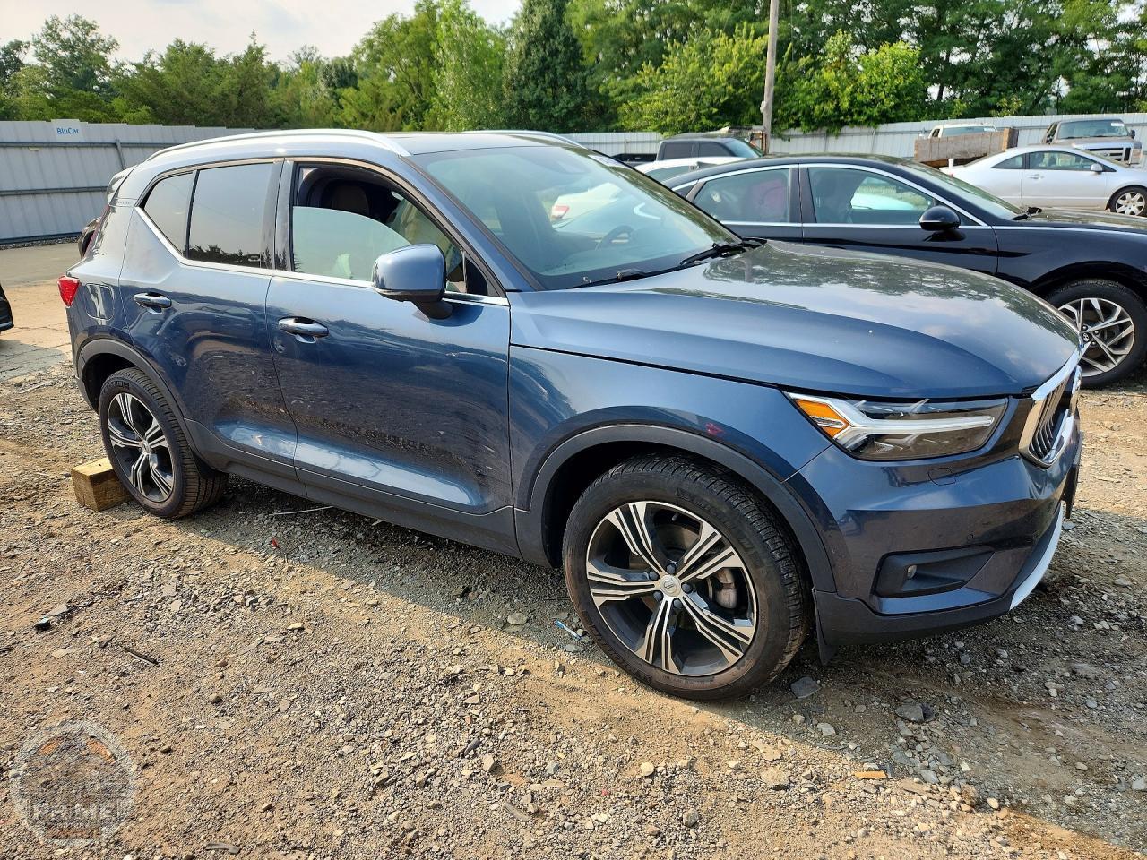 2020 VOLVO XC40 — фото 4
