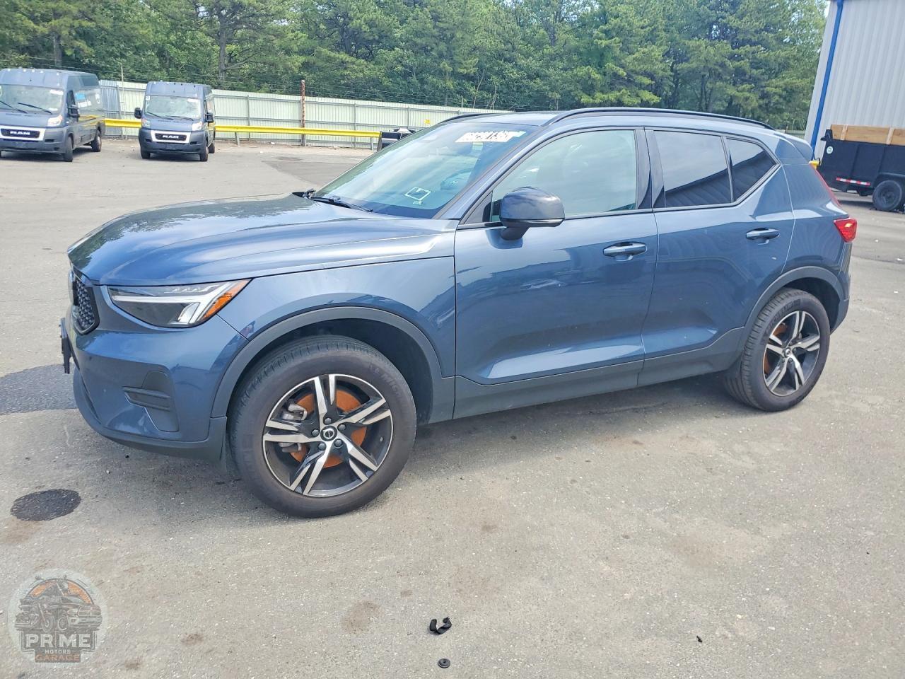 2026 VOLVO XC40 — фото 1