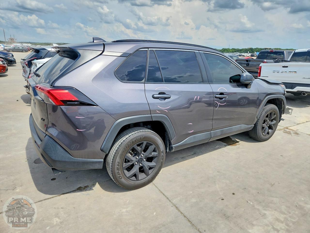 2021 TOYOTA RAV4 — фото 3