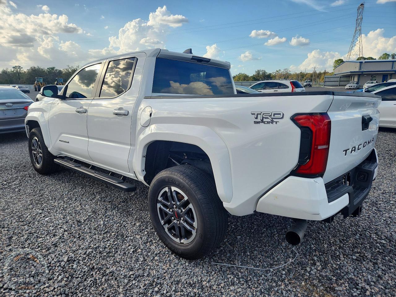 2024 TOYOTA TACOMA — фото 4