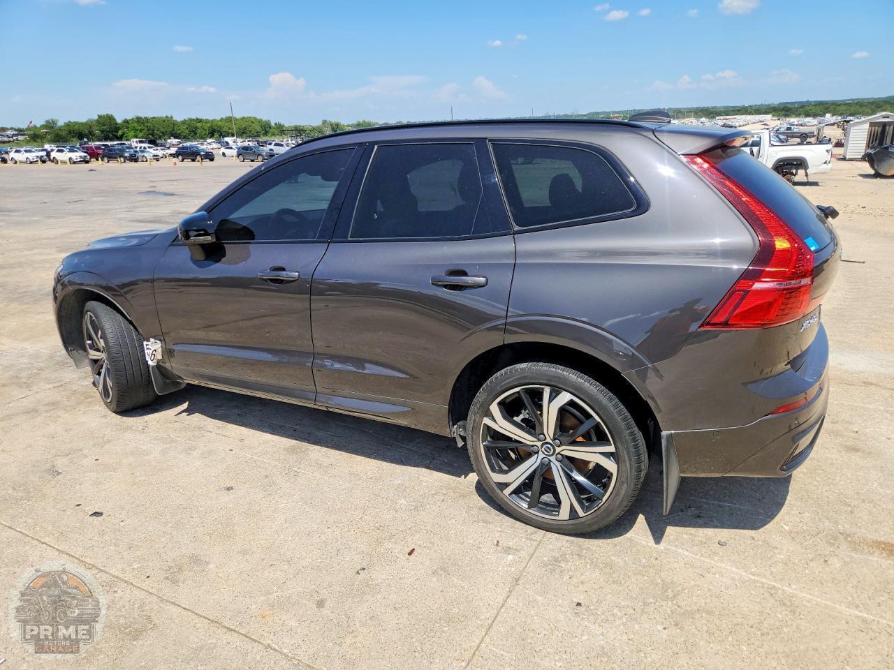 2022 VOLVO XC60 — фото 2