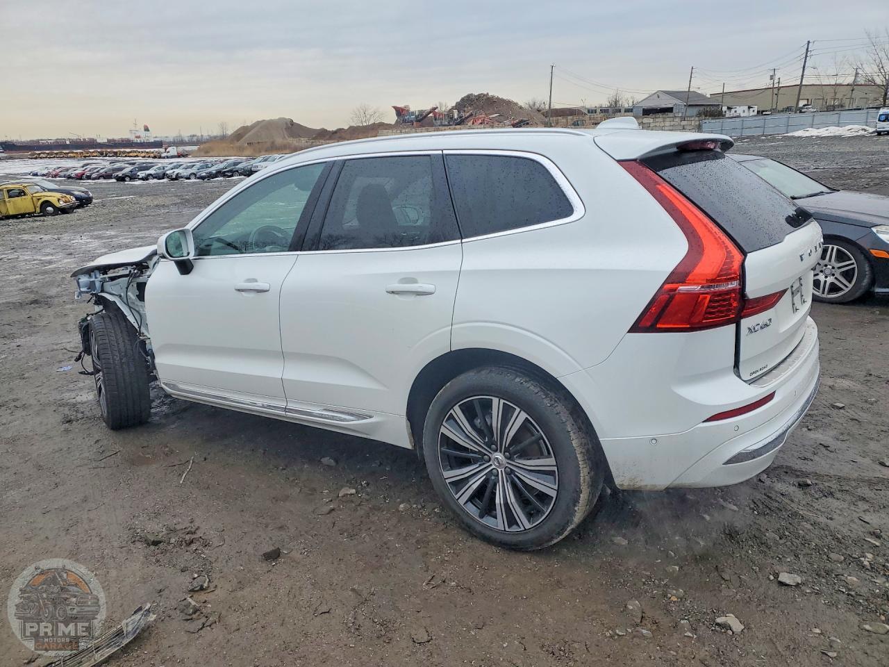 2022 VOLVO XC60 — фото 2