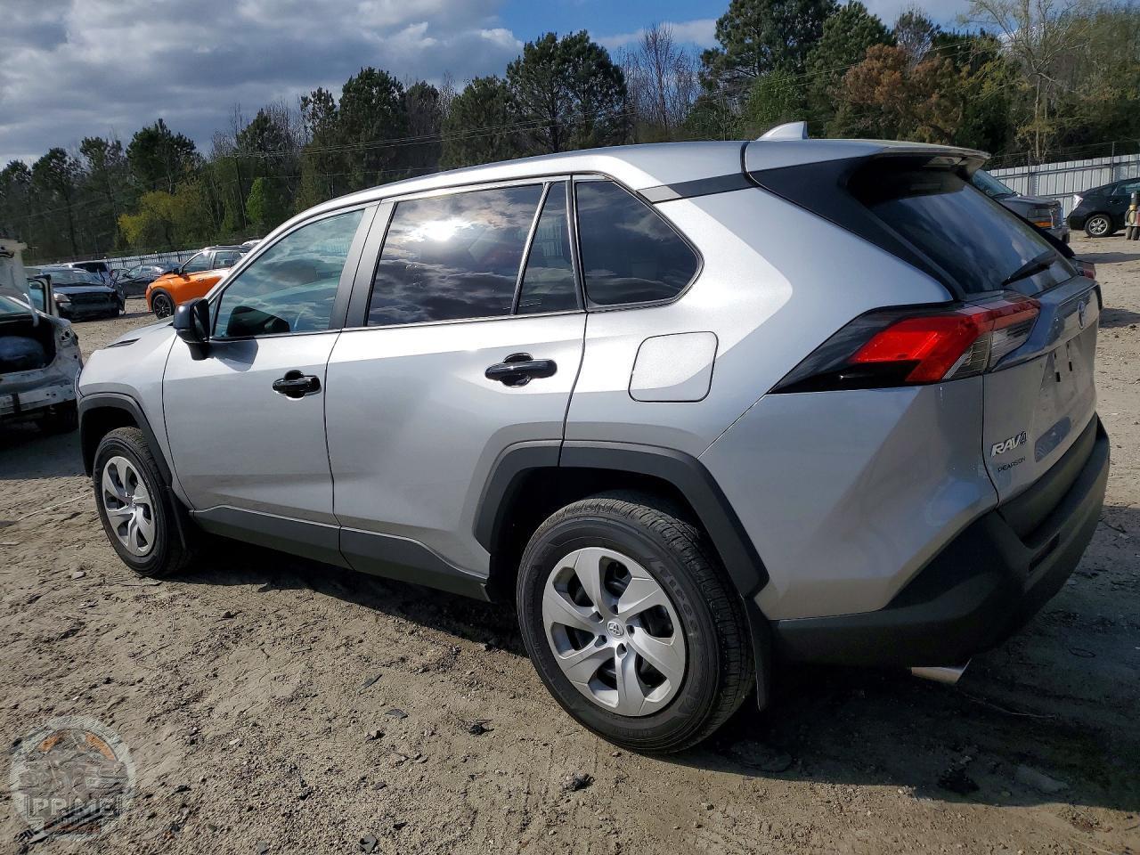 2025 TOYOTA RAV4 — фото 2