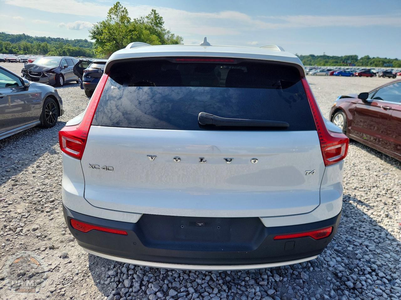 2020 VOLVO XC40 — фото 6