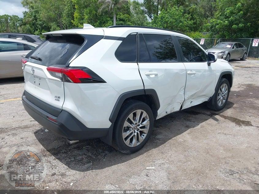 2024 TOYOTA RAV4 XLE PREMIUM — фото 4