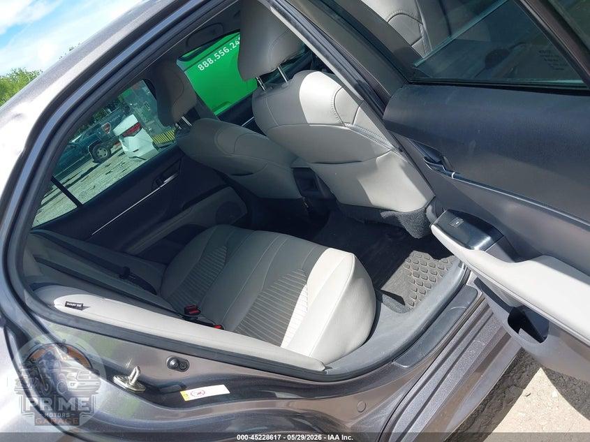 2019 TOYOTA CAMRY SE — фото 8
