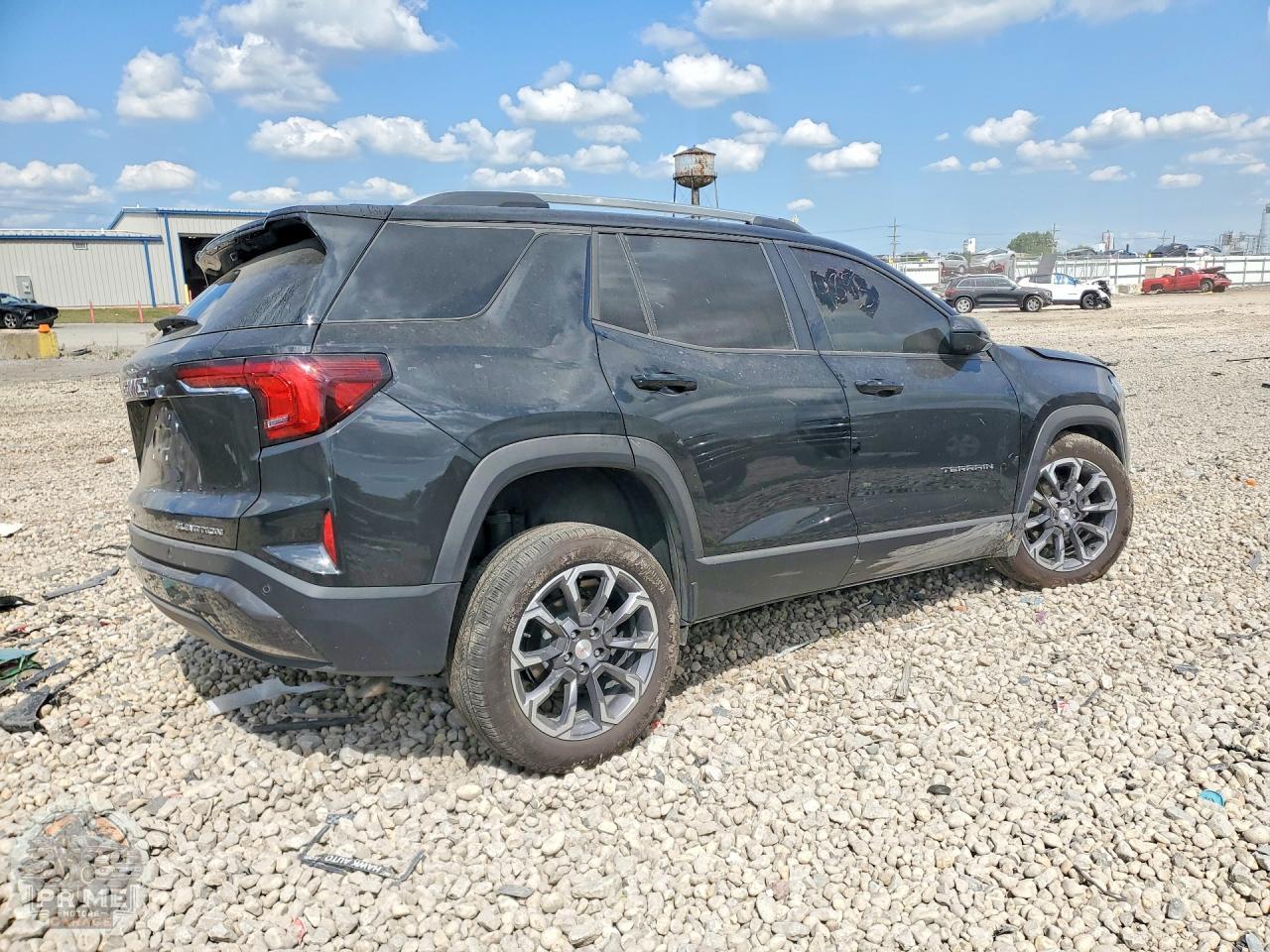 2026 GMC TERRAIN — фото 3