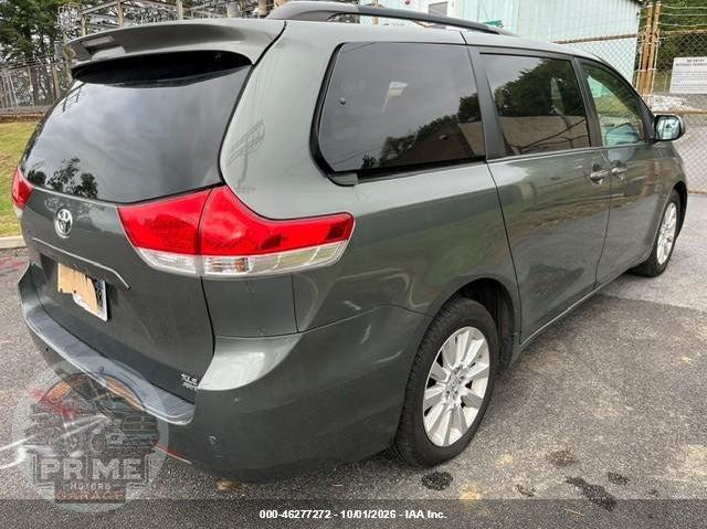 2013 TOYOTA SIENNA XLE 7 PASSENGER — фото 4