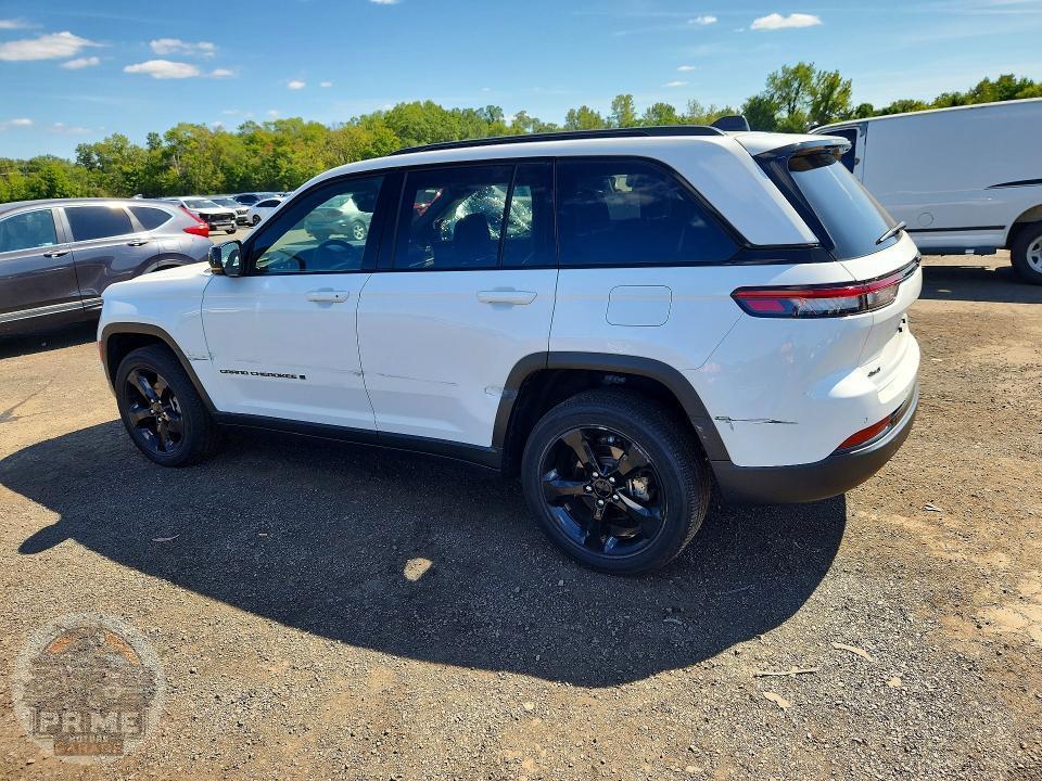 2023 JEEP GRAND CHEROKEE — фото 2