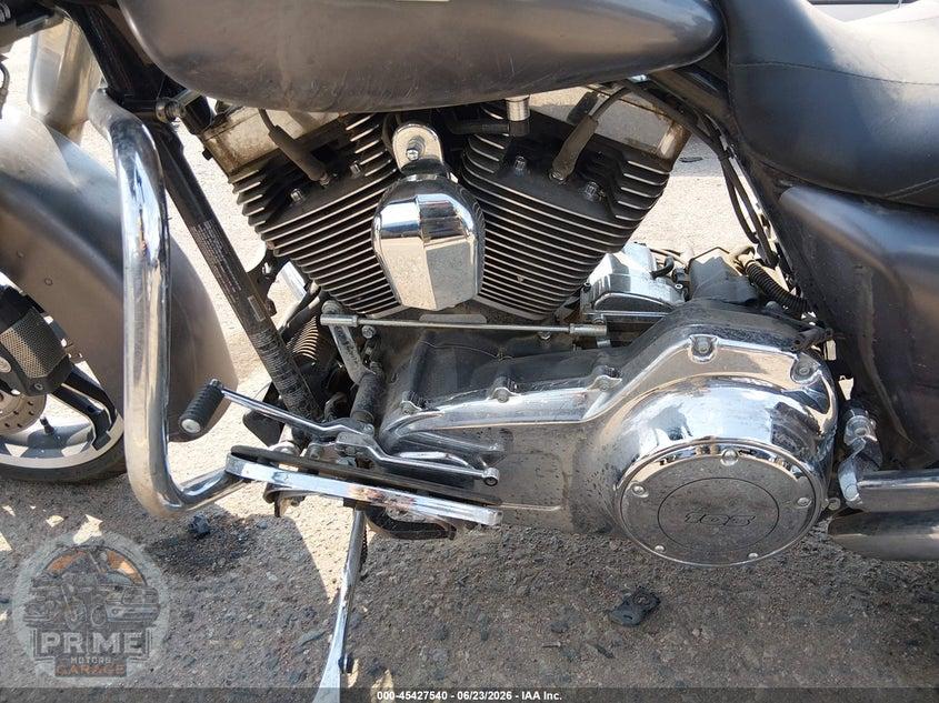 2015 HARLEY-DAVIDSON FLHX (STREET GLIDE) STREET GLIDE — фото 9