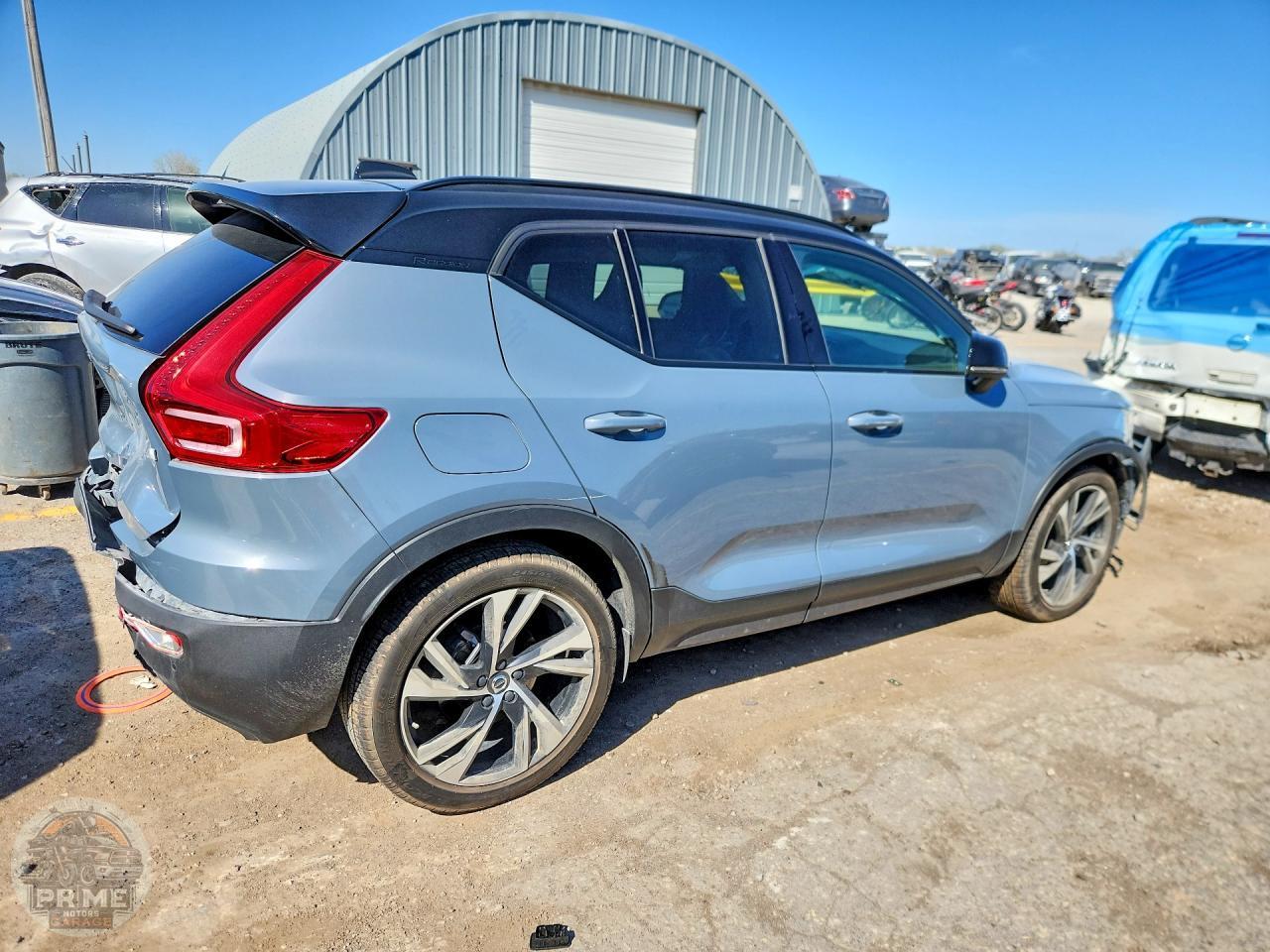 2020 VOLVO XC40 — фото 3