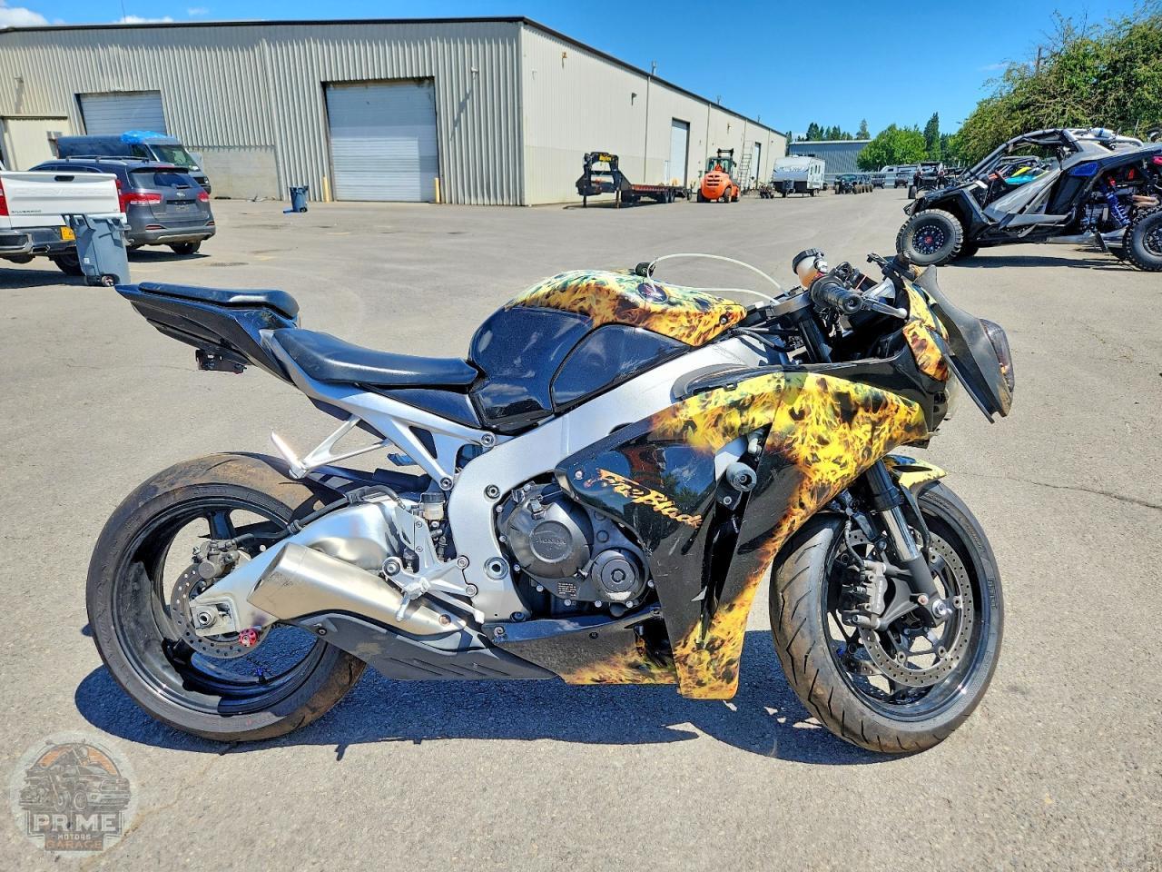 2011 HONDA CBR1000 — фото 1