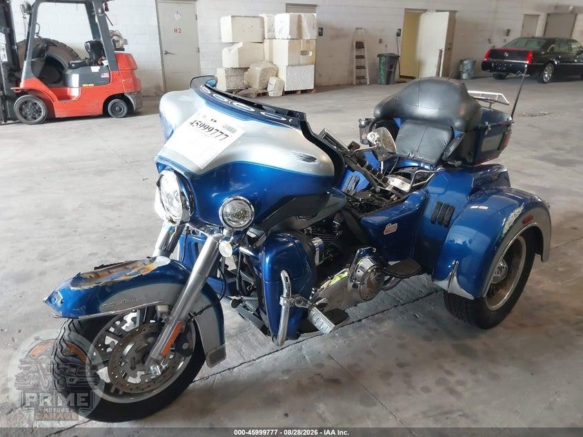 2010 HARLEY-DAVIDSON FLHTCUTG (TRI GLIDE ULTRA CLASSIC) — фото 13