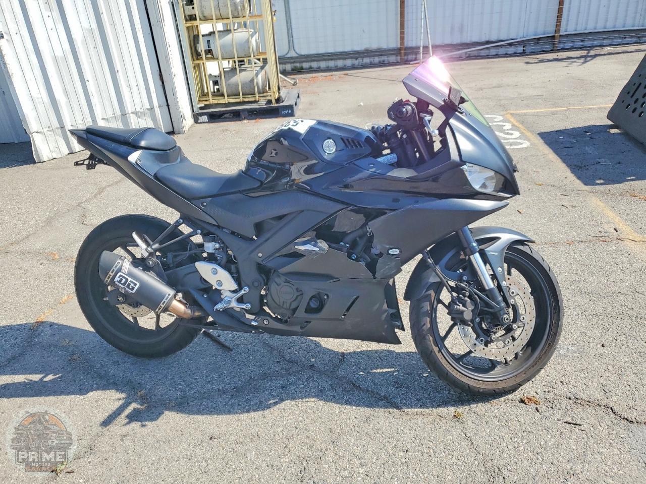 2021 YAMAHA YZFR3 — фото 1