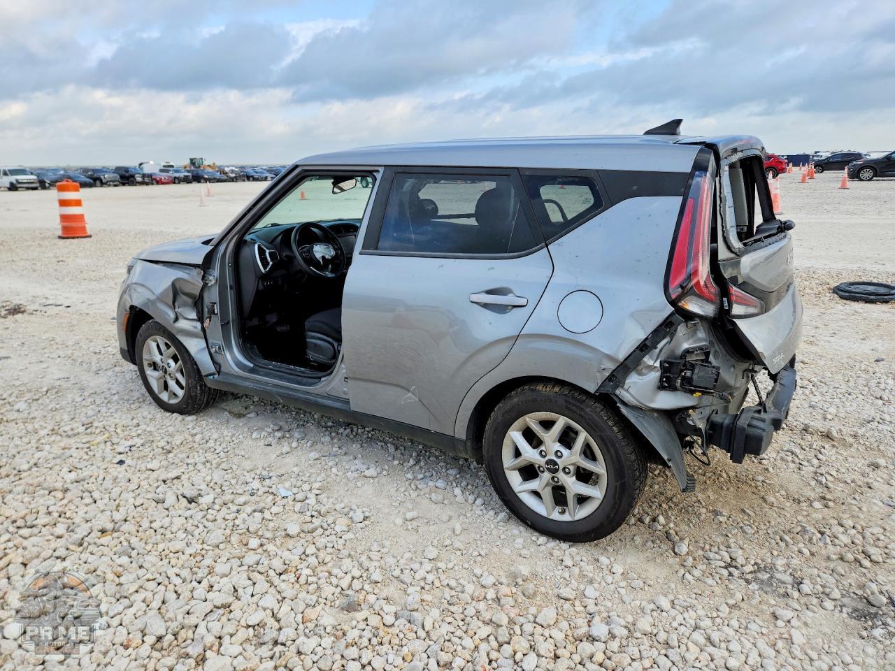2023 KIA SOUL — фото 2