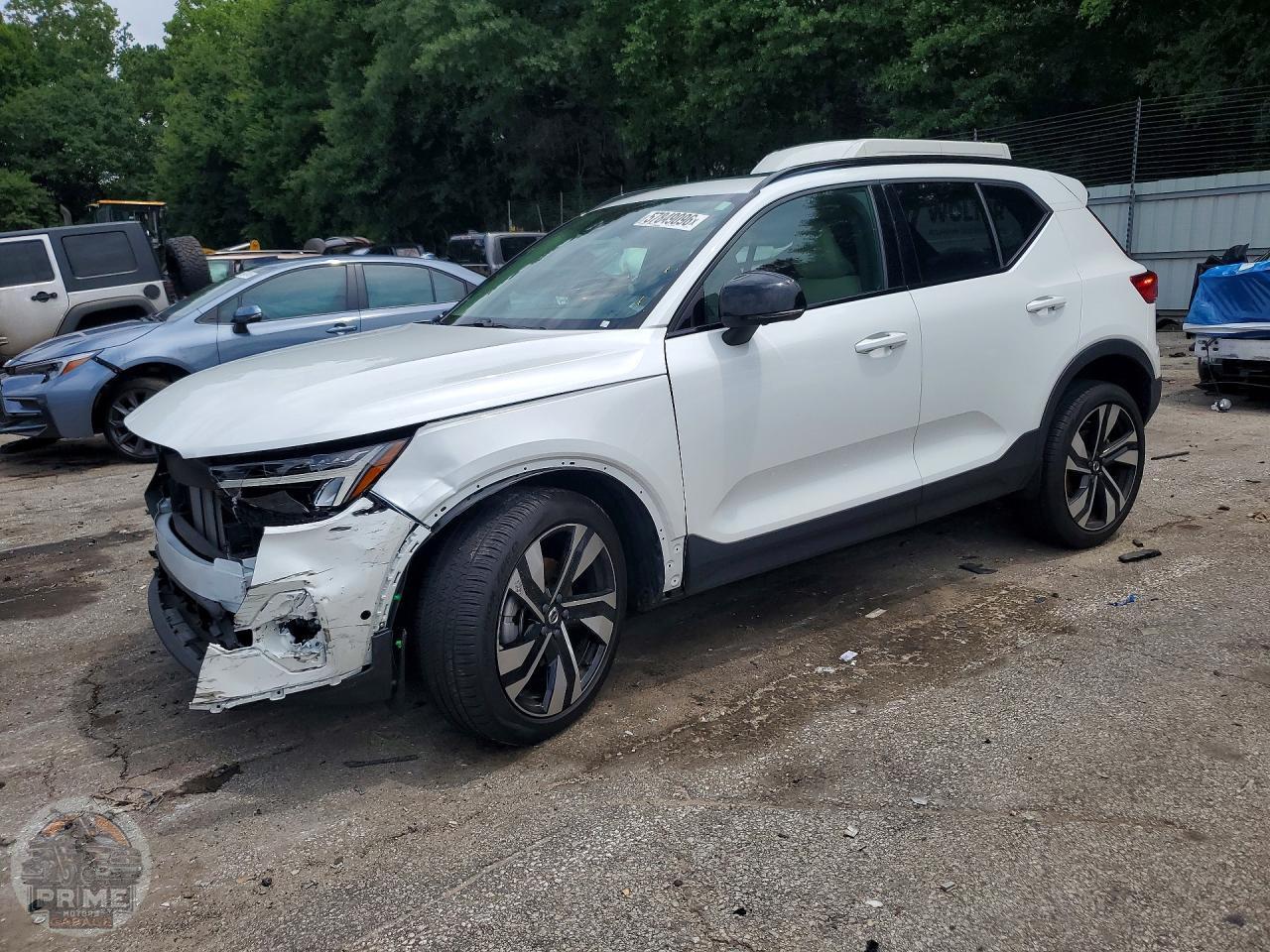 2023 VOLVO XC40 — фото 1