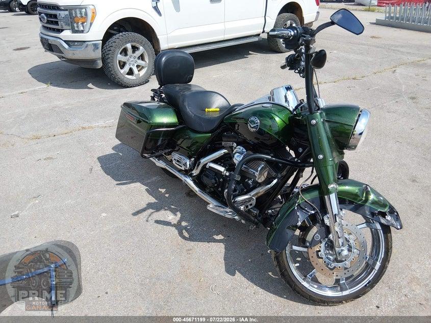 2014 HARLEY-DAVIDSON FLHRSE4 (CVO ROAD KING) CVO — фото 2