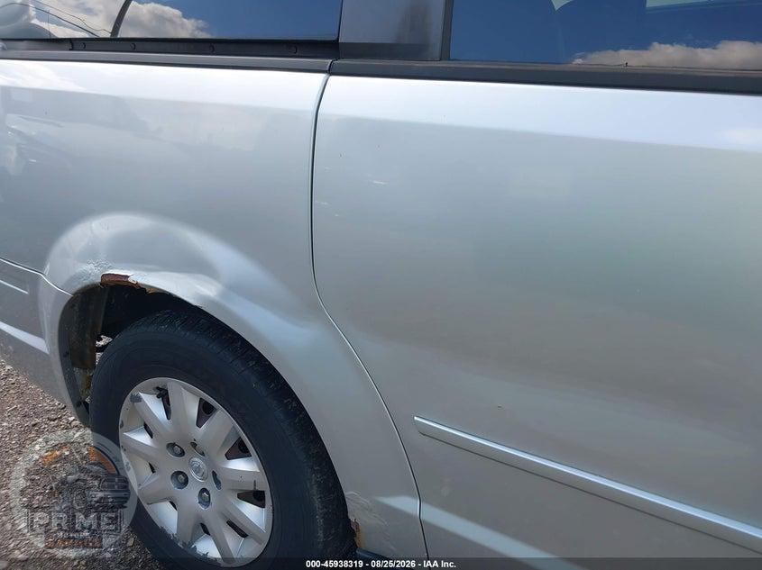 2008 CHRYSLER TOWN & COUNTRY LX — фото 13