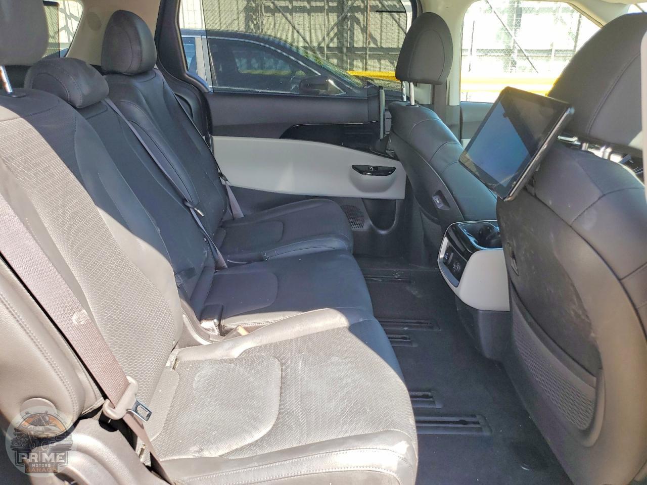 2024 KIA CARNIVAL — фото 11