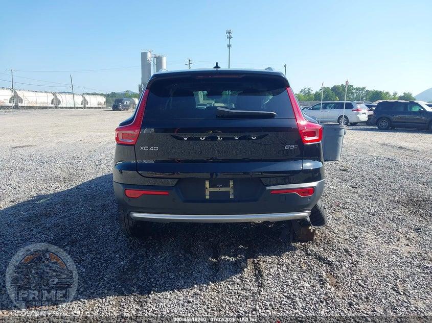 2025 VOLVO XC40 B5 CORE BRIGHT THEME — фото 16